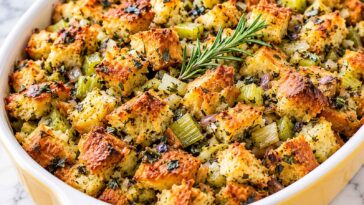 Traditional Homemade Thanksgiving Stuffing